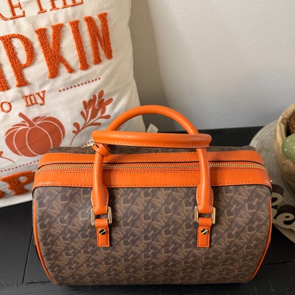 Michale Kors Jet Set Med Duffle- Sample Bag - Picture 3 of 6